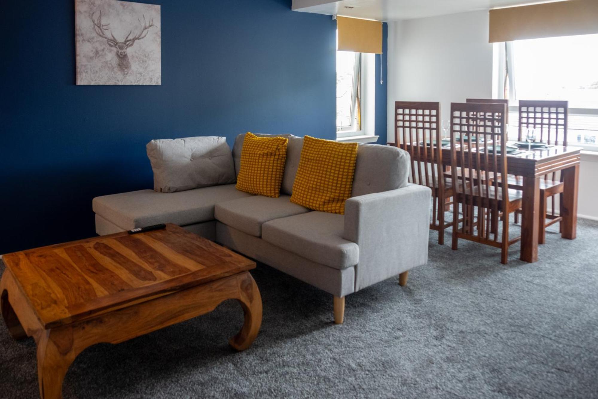 2 Bedroom Beautiful Apartment In Motherwell Mossend Eksteriør bilde